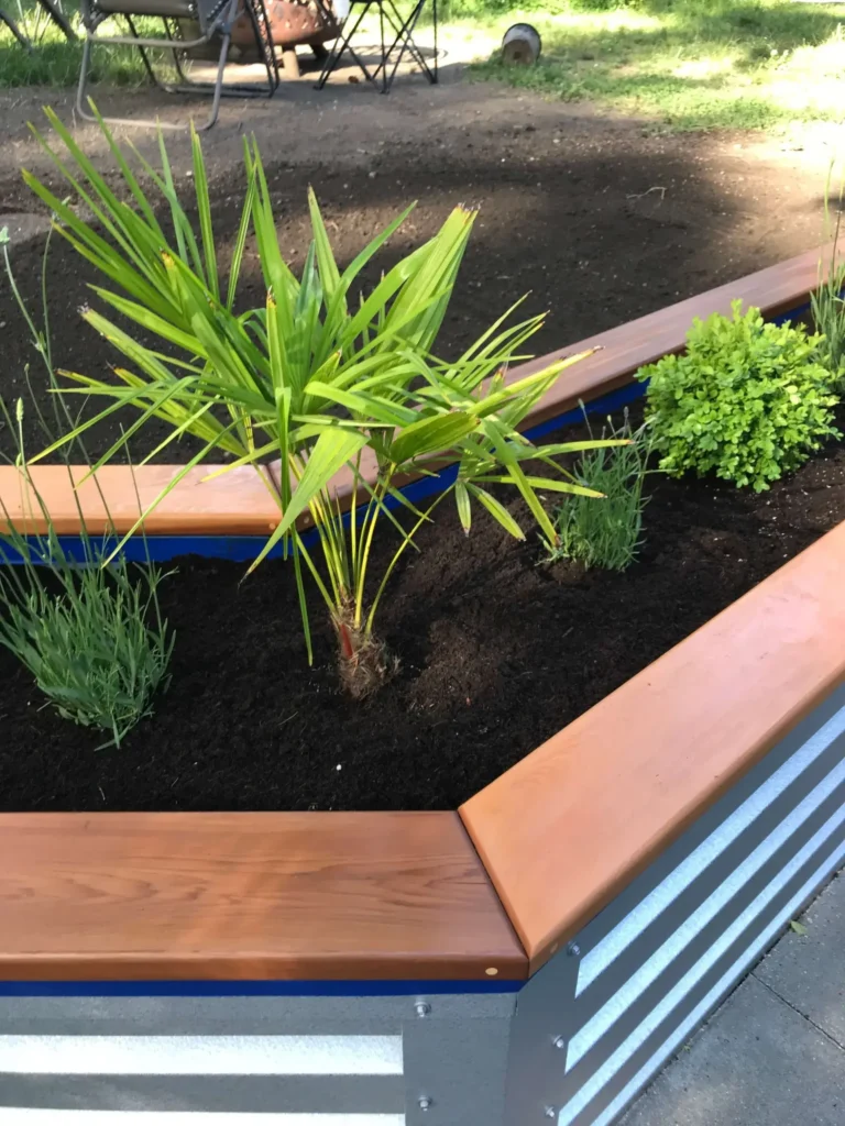 WOODWORKING AND LANDSCAPES SECTION 1