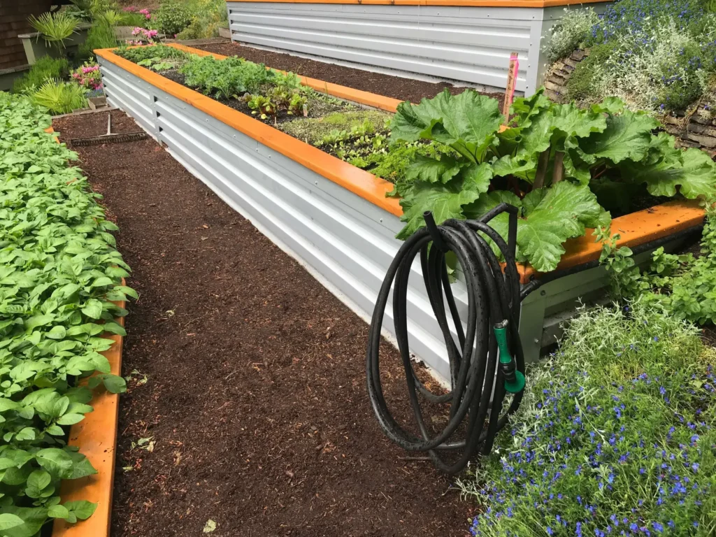 WOODWORKING AND LANDSCAPES SECTION 1