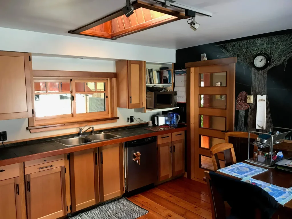 WOODWORKING AND LANDSCAPES SECTION 1