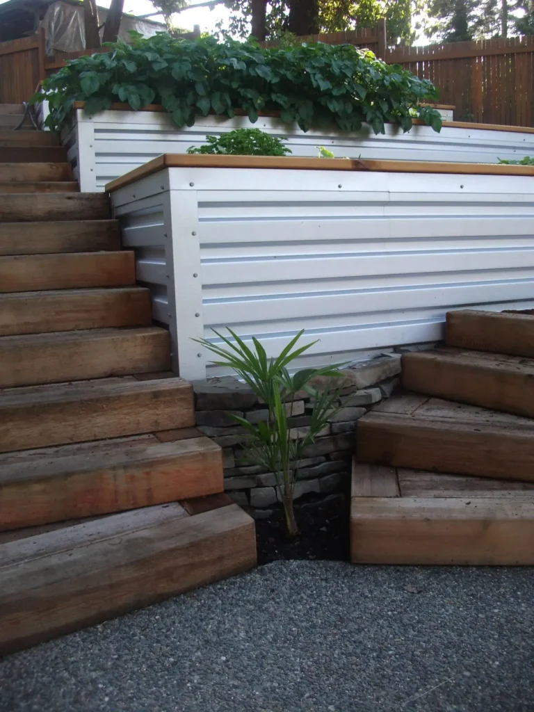 WOODWORKING AND LANDSCAPES SECTION 1