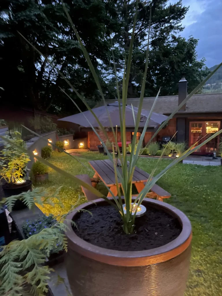 WOODWORKING AND LANDSCAPES SECTION 1