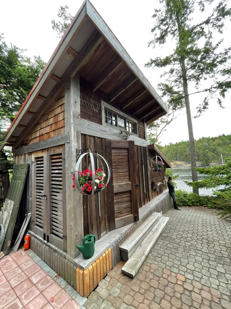 WOODWORKING AND LANDSCAPES SECTION 3